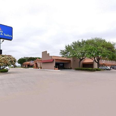 Americas Best Value Inn & Suites Victoria Exterior photo