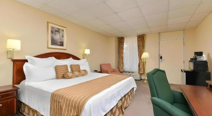 Americas Best Value Inn & Suites Victoria Exterior photo
