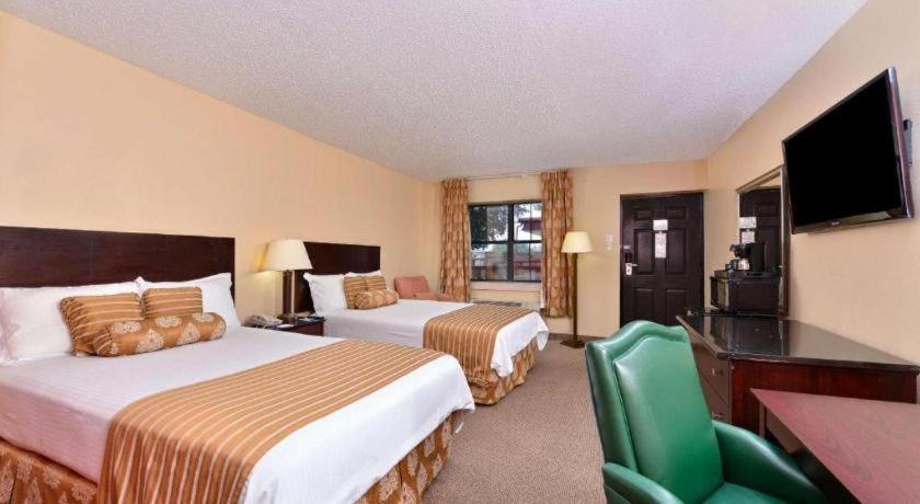 Americas Best Value Inn & Suites Victoria Exterior photo